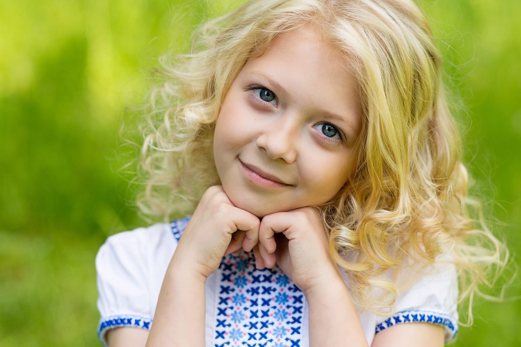 Cute,Blonde,Girl,Outdoors,In,Summer